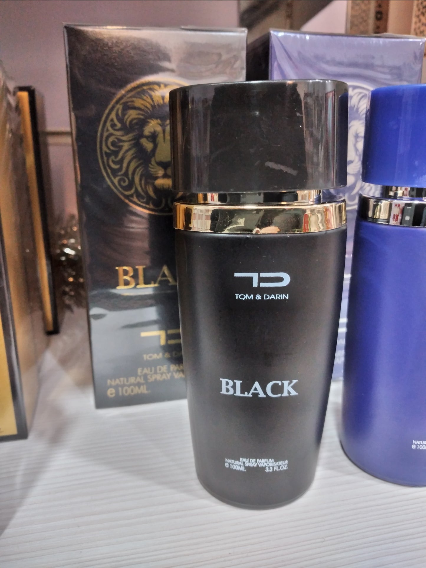 Tom & Darin - Black: L'Essenza della Potenza e dell'Eleganza