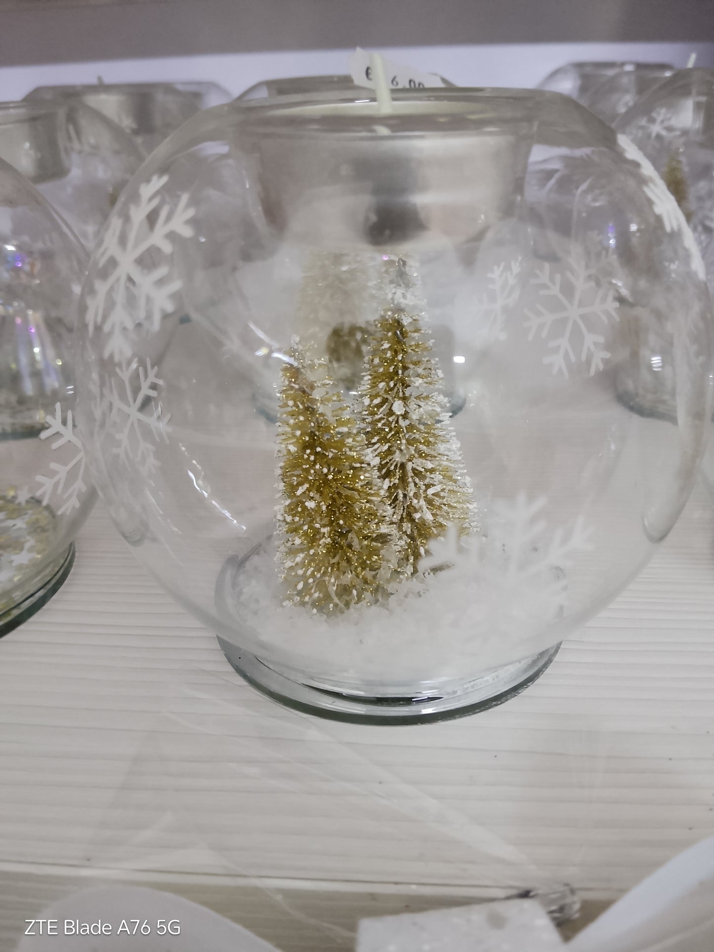 Portacandele Natalizio "Sfera di Neve con Alberi d'Oro"