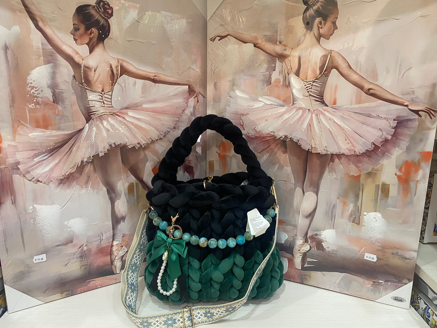 Borsa "Marshmallow" Bicolor Nera e Verde Smeraldo - Lusso Soffice a Trecce 💚