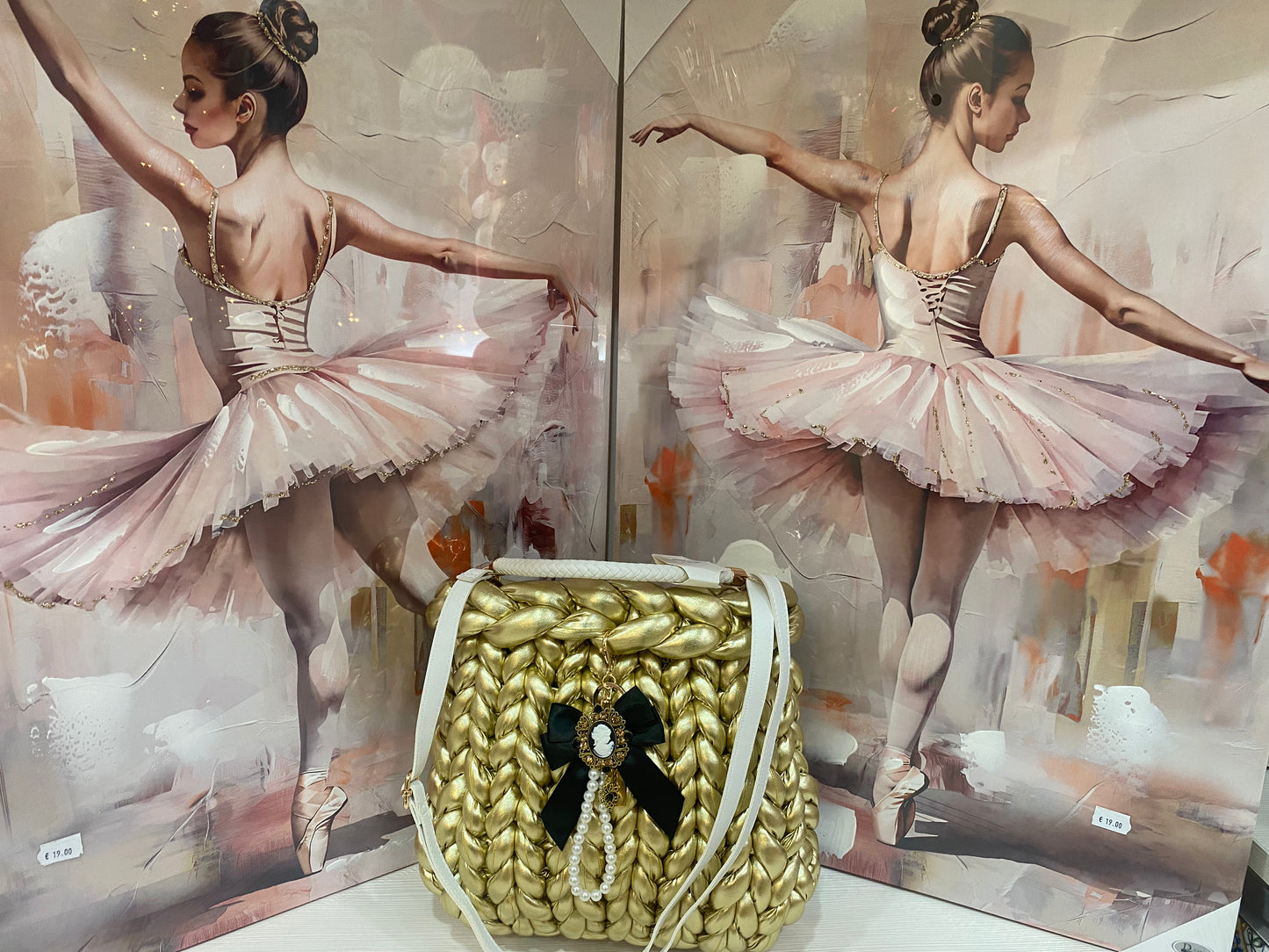 Borsa "Marshmallow" Oro- Eleganza, regalità e Morbidezza