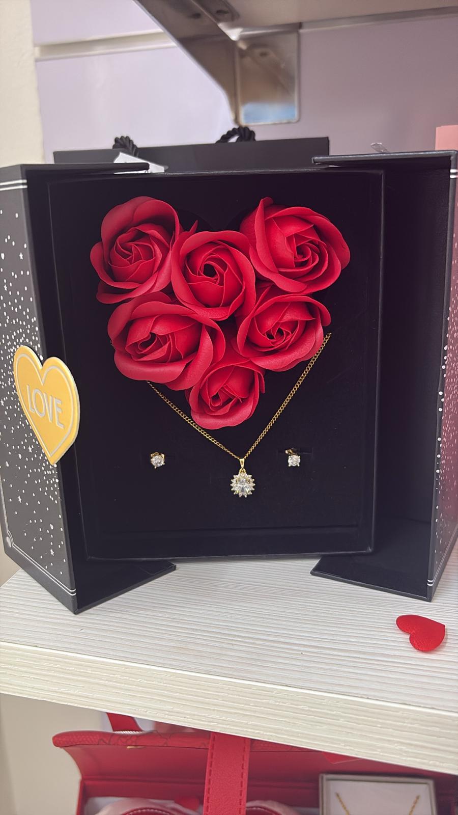 Luxury Love Box – Set Gioielli e Rose