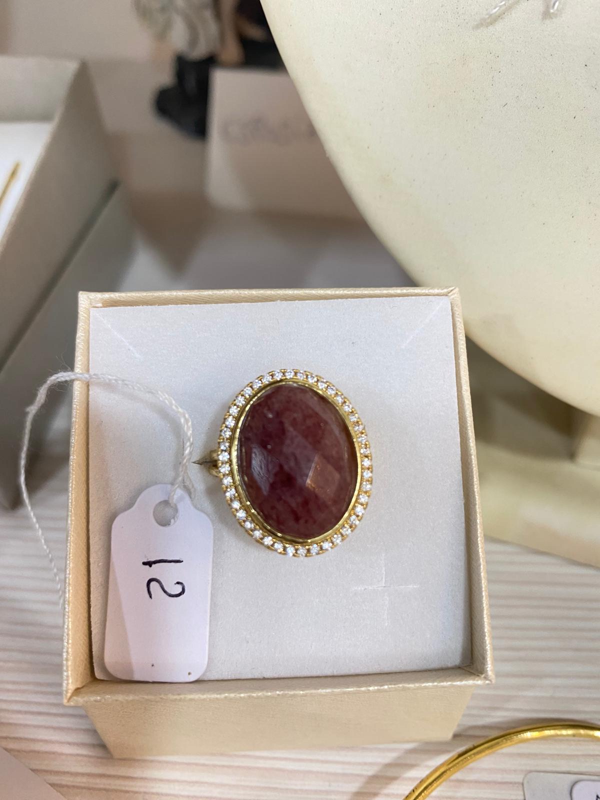 Parure Regale: L'Armonia Perfetta per i Tuoi Momenti Speciali 👑