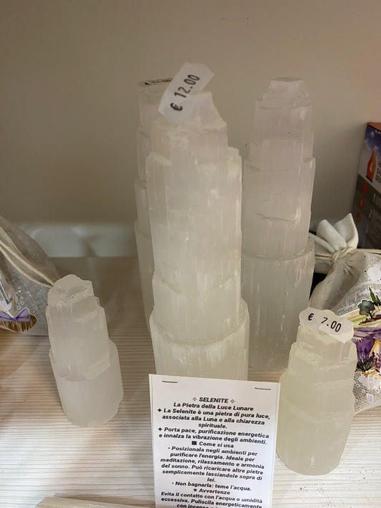 Torri di Selenite – La Pietra della Luce Lunare