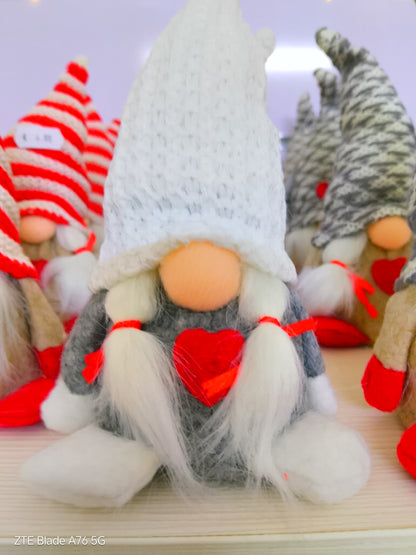 Gnomo Seduto " Invernale con Cuore"