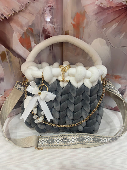 Borsa "Marshmallow" Grigia e bianca - Eleganza e Morbidezza