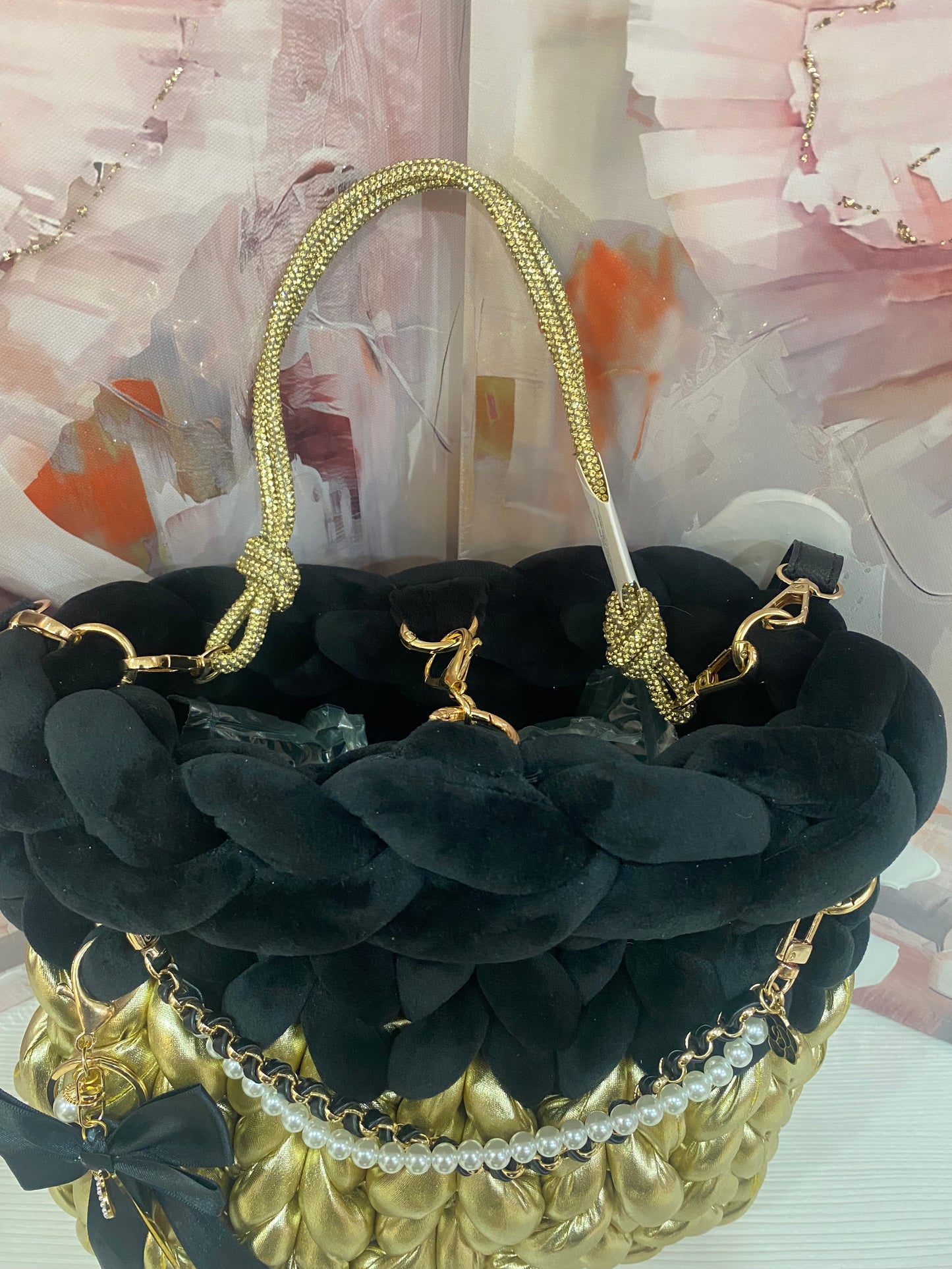 Borsa "Marshmallow" Nera e oro- Eleganza, regalità e Morbidezza