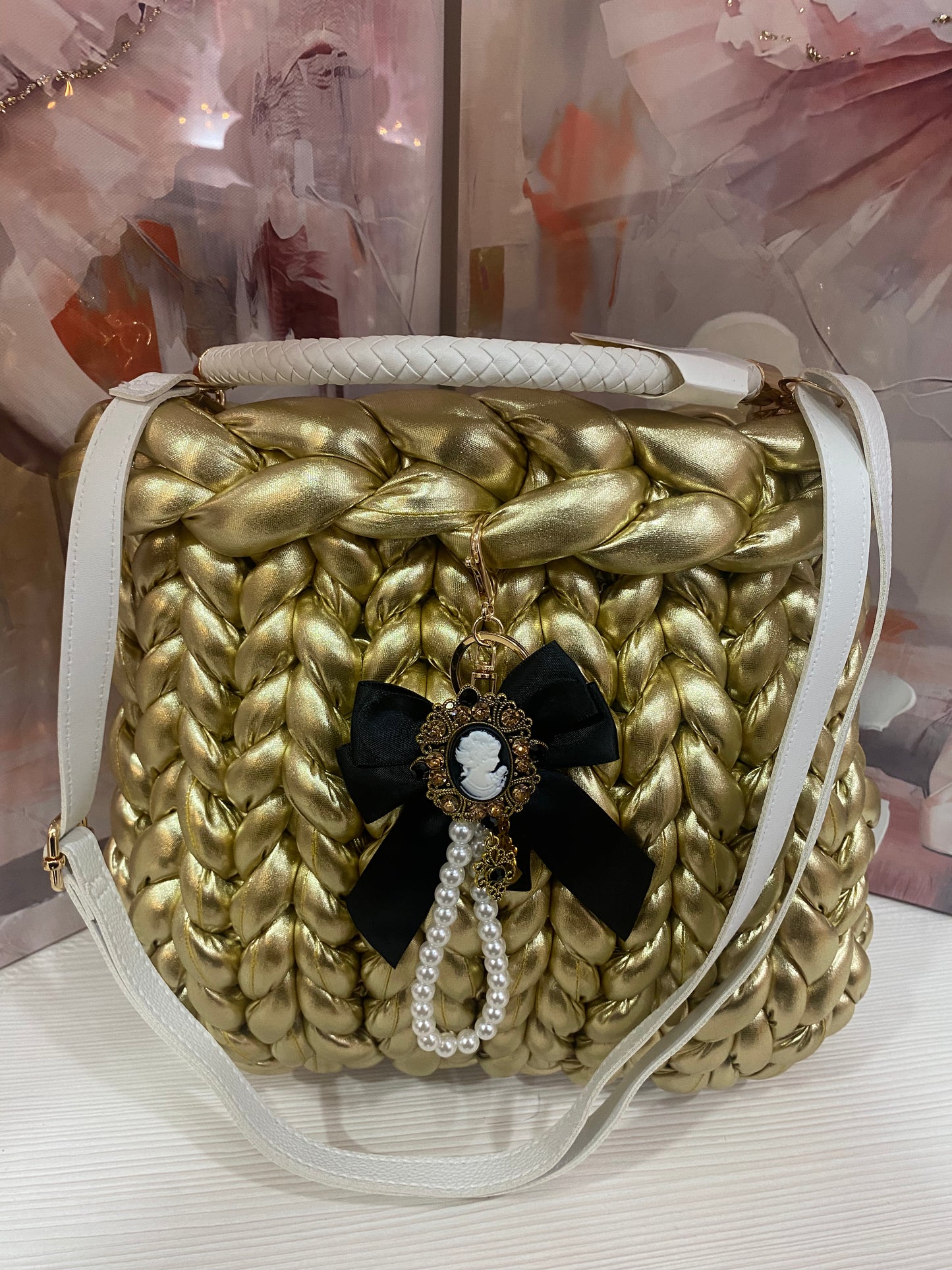 Borsa "Marshmallow" Oro- Eleganza, regalità e Morbidezza