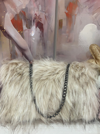 Pochette Sinuosa in Ecopelliccia