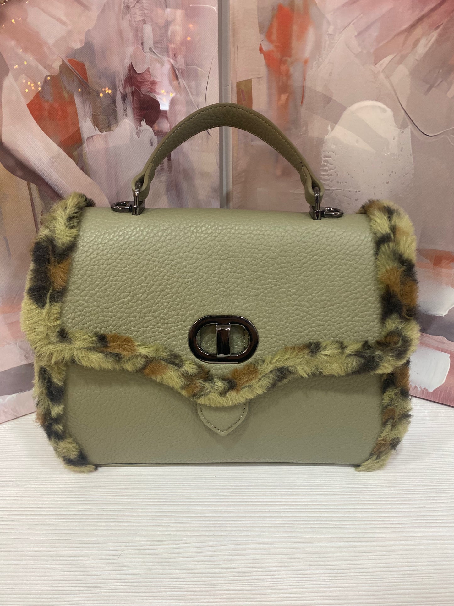 Borsa a Spalla "Wild Chic" - Pelle Nera e Dettagli Leopardati