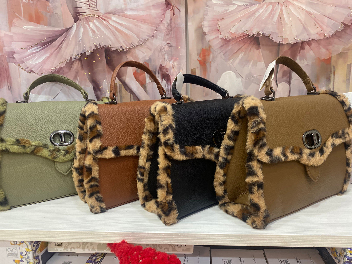 Borsa a Spalla "Wild Chic" - Pelle Nera e Dettagli Leopardati