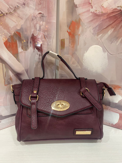 Borsa a Mano Nera Charro "Classic Chic" - Dettagli Dorati 🌟