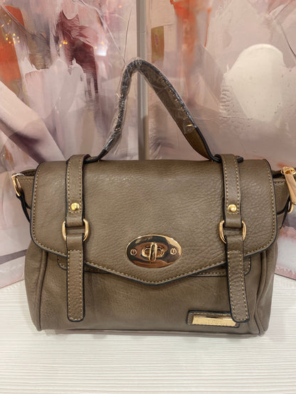 Borsa a Mano Nera Charro "Classic Chic" - Dettagli Dorati 🌟