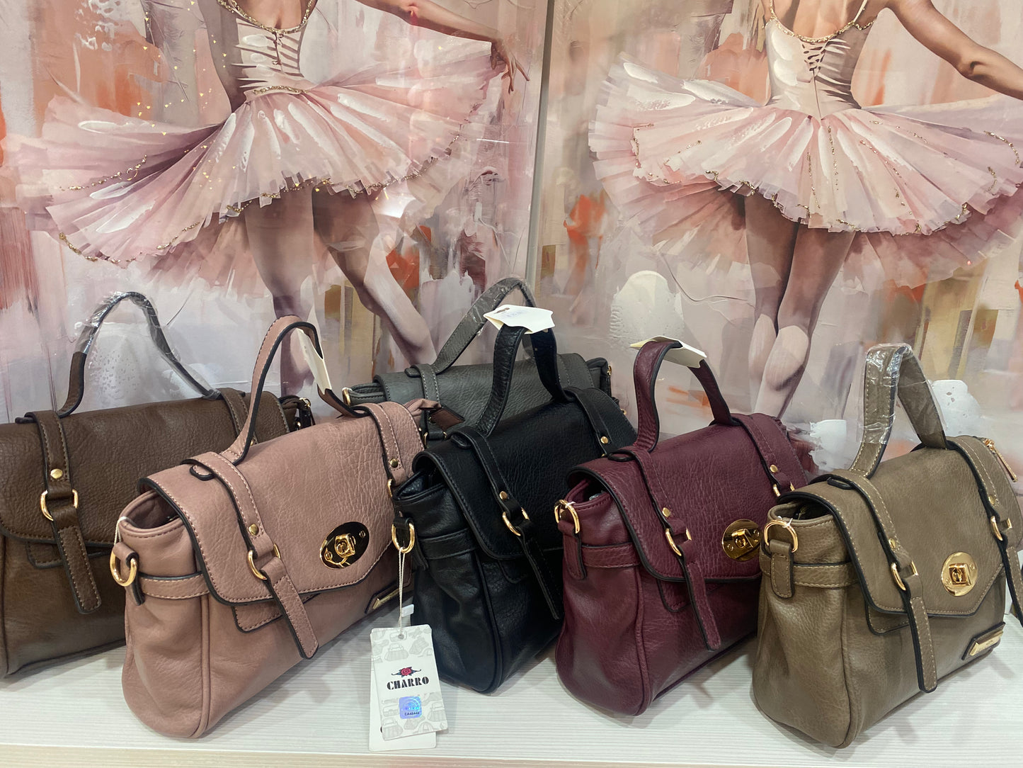 Borsa a Mano Nera Charro "Classic Chic" - Dettagli Dorati 🌟