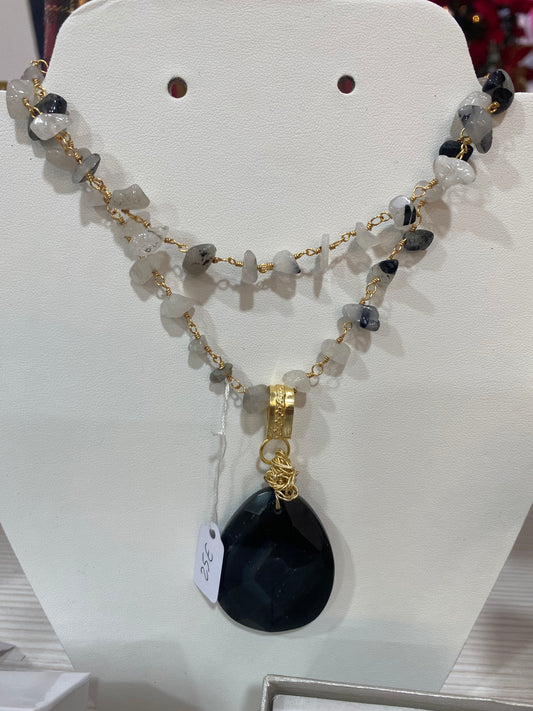 Collana "Essenza Monocroma"