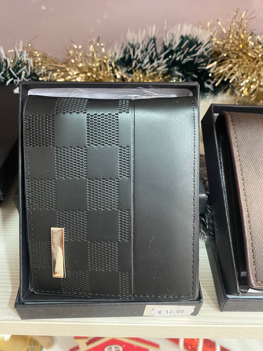 PORTAFOGLIO IN PELLE