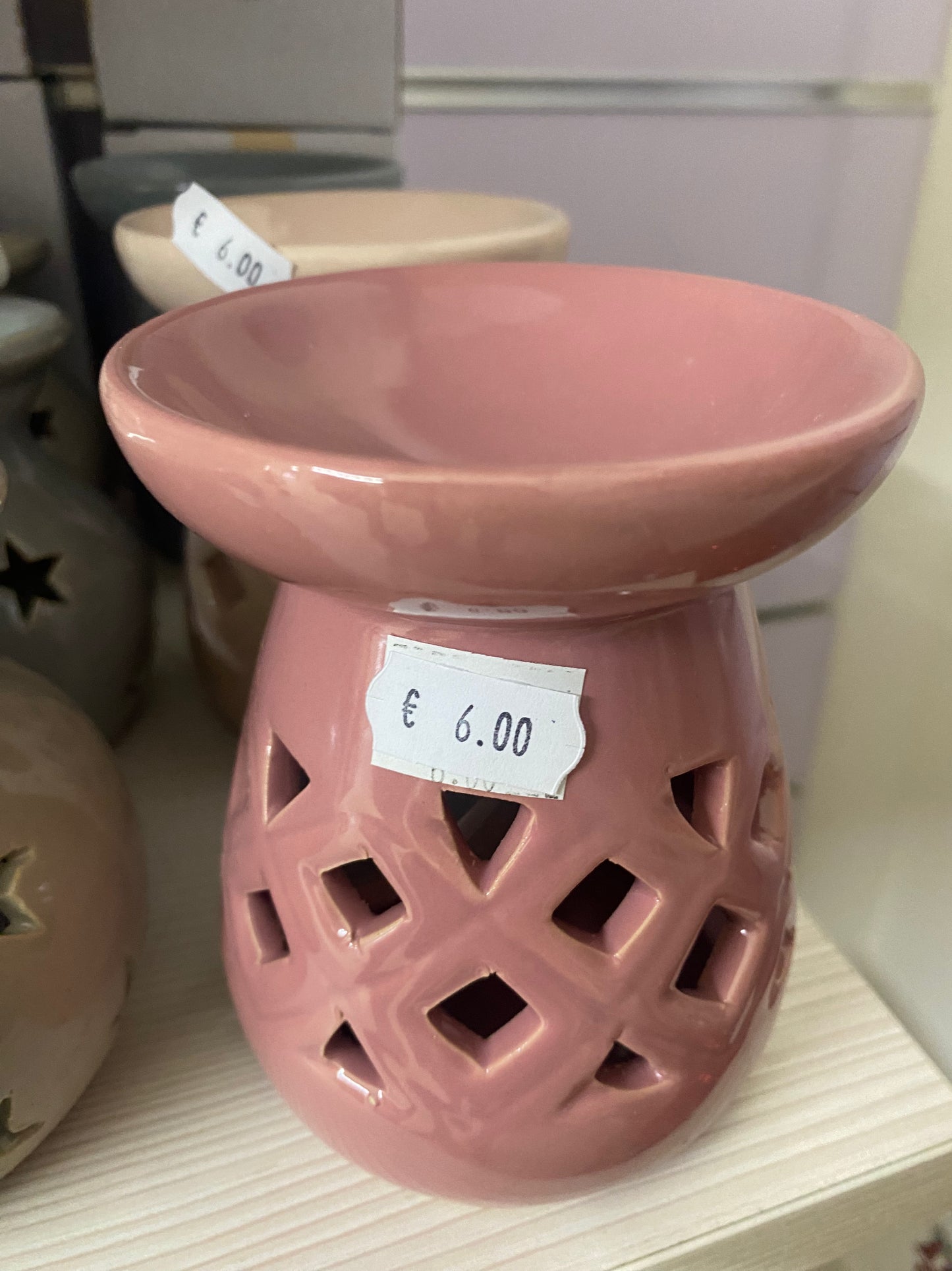 Bruciatore di Essenze in Ceramica con Intagli Geometrici